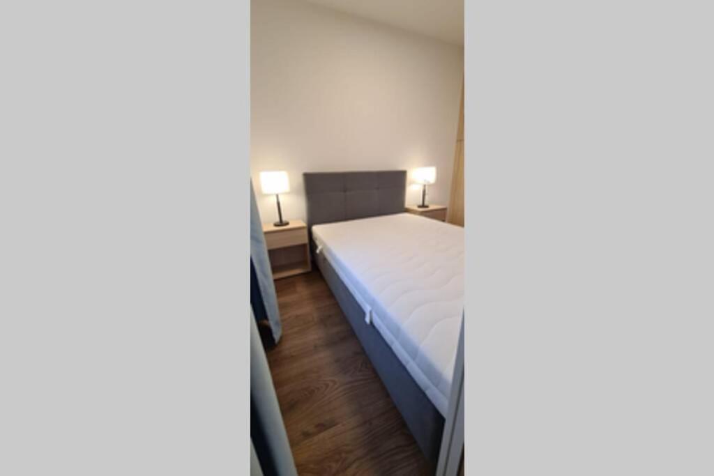 1,5 Zimmer Apartment über den Wolken Berlin Exterior foto